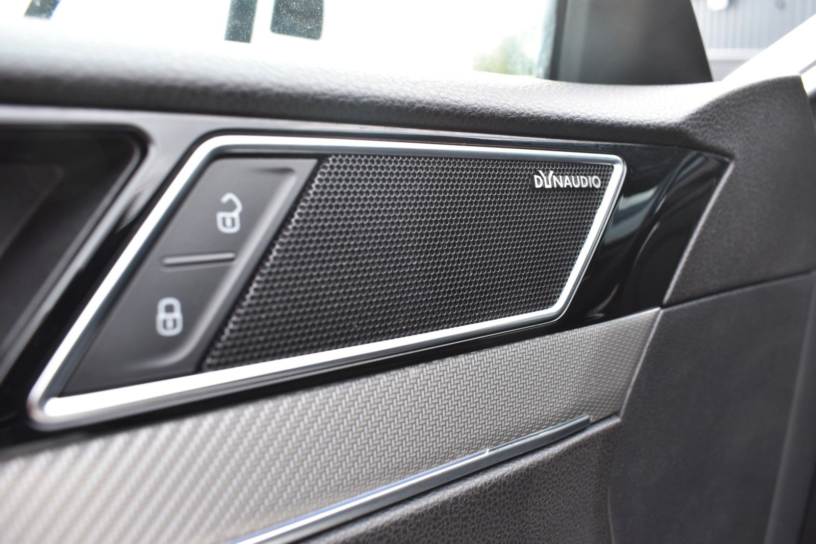 Fahrzeugabbildung Volkswagen Arteon R-Line 4Motion PANO/AHK/STH/MASAGE/DYNAUD