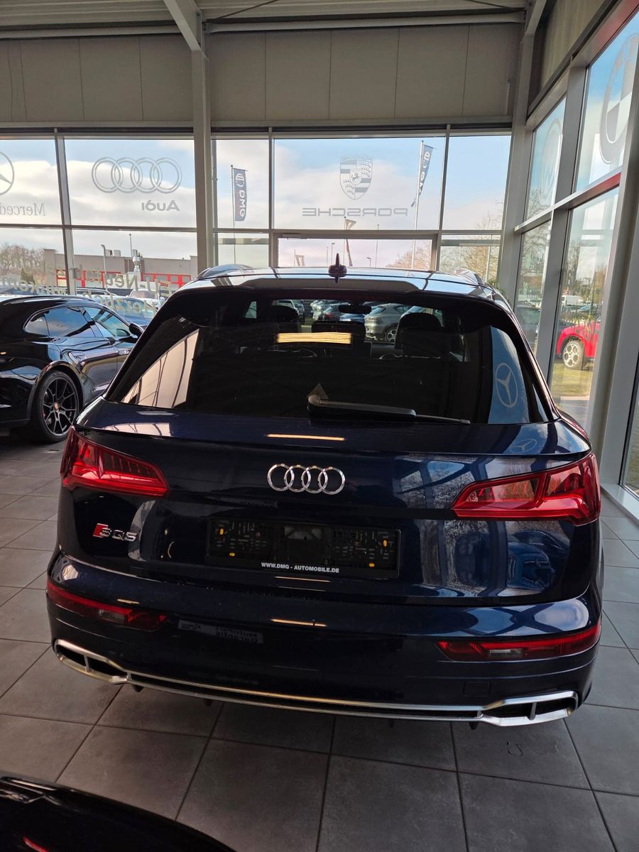 Fahrzeugabbildung Audi SQ5 3.0 TFSI quattro/Voll/Panodach/HUD/AHK