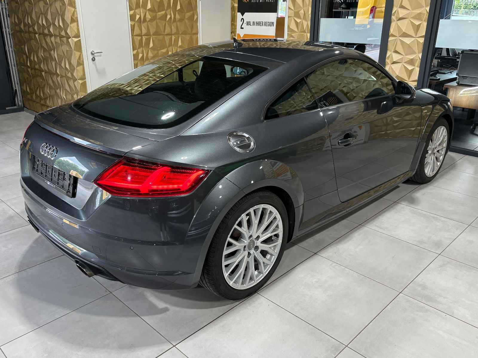 Fahrzeugabbildung Audi TT Coupe 2.0 TFSI/NAVI/PDC/SHZ/TEMPOMAT/8-FACH