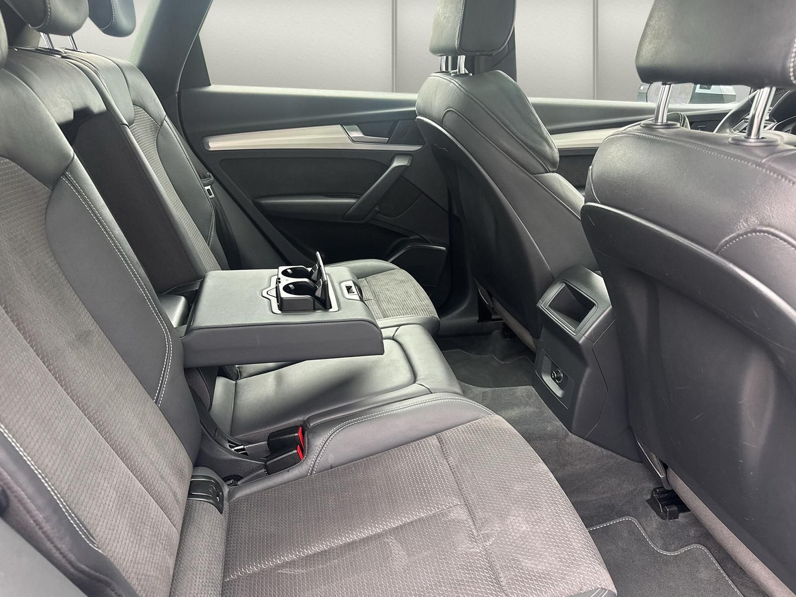 Fahrzeugabbildung Audi Q5 40 TDI quattro sport S line Sport-Paket /Plus