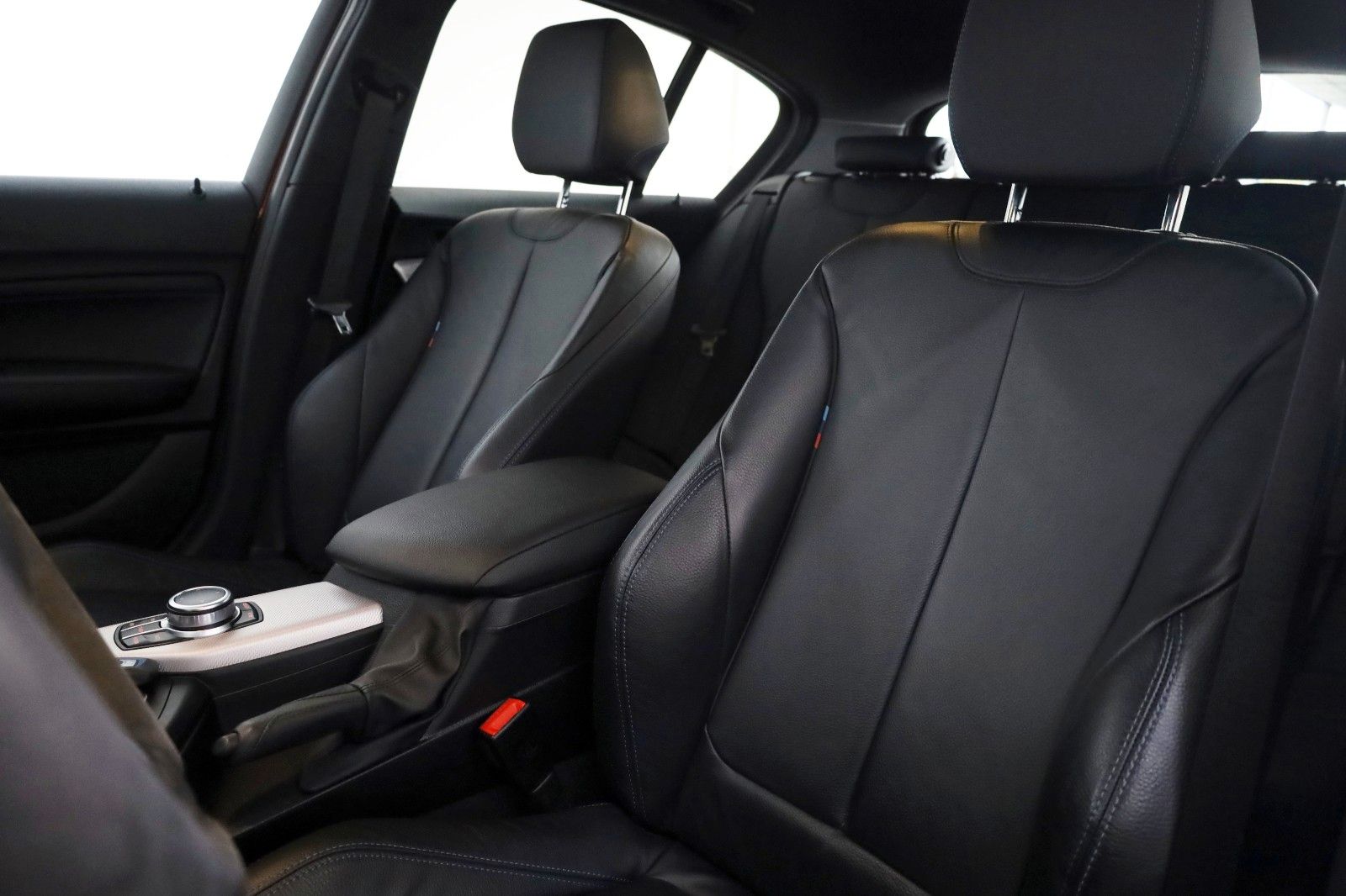 Fahrzeugabbildung BMW M140i Special Edition,Akrapovic,Leder,8fach 18"