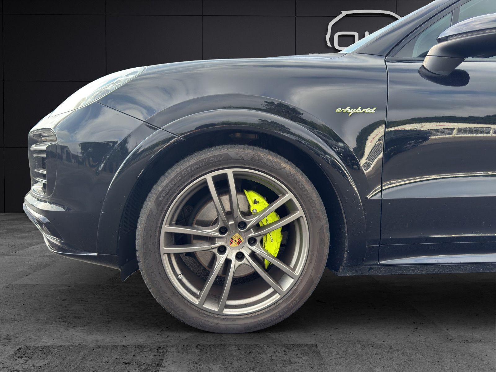 Fahrzeugabbildung Porsche Cayenne E-Hybrid*Matrix*AHK*Carplay*Bose*Head-up