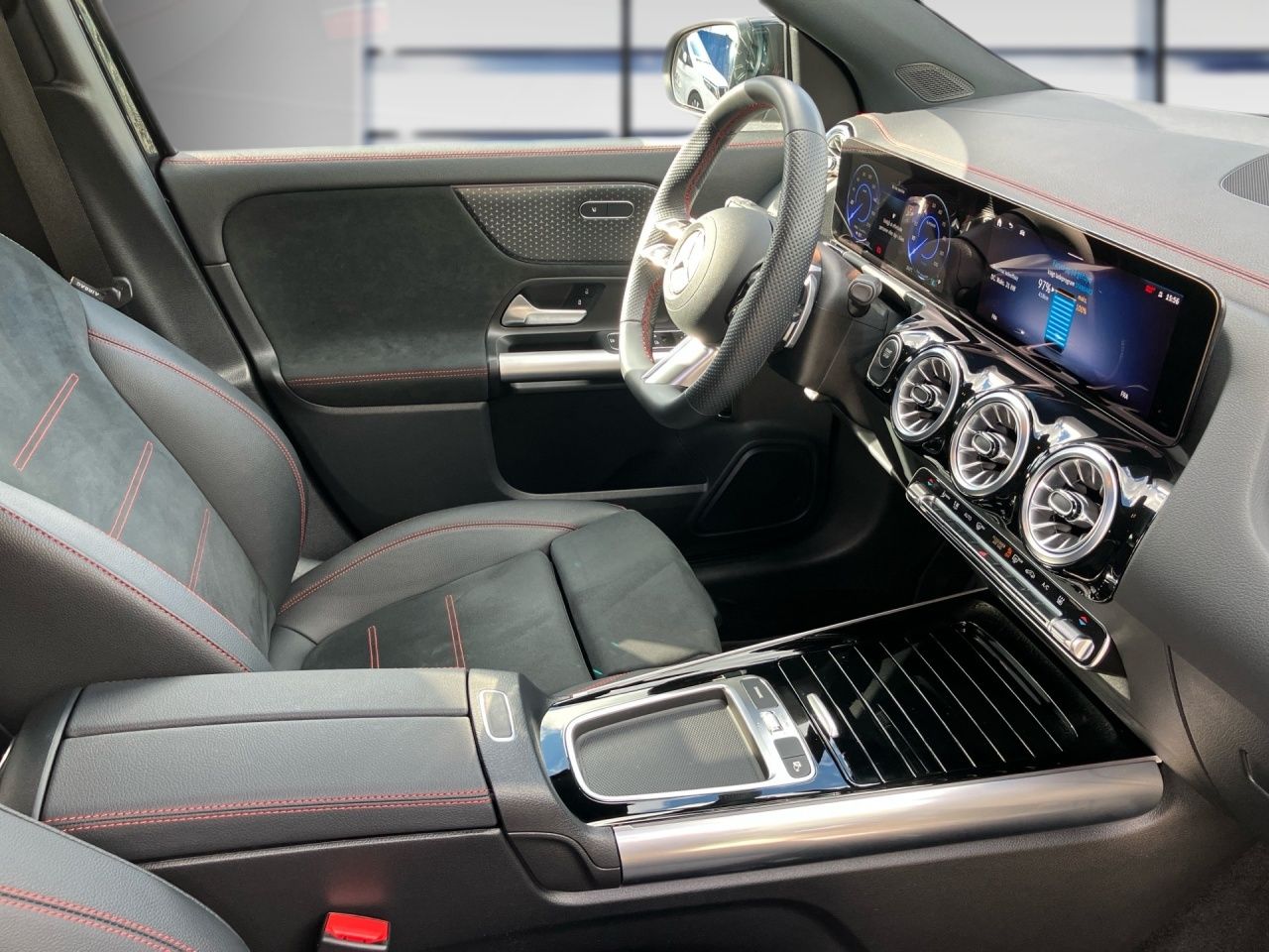Fahrzeugabbildung Mercedes-Benz EQA 350 4M BONUS+AMG+NIGHT+DISTR+TOTW+KAMERA+LED