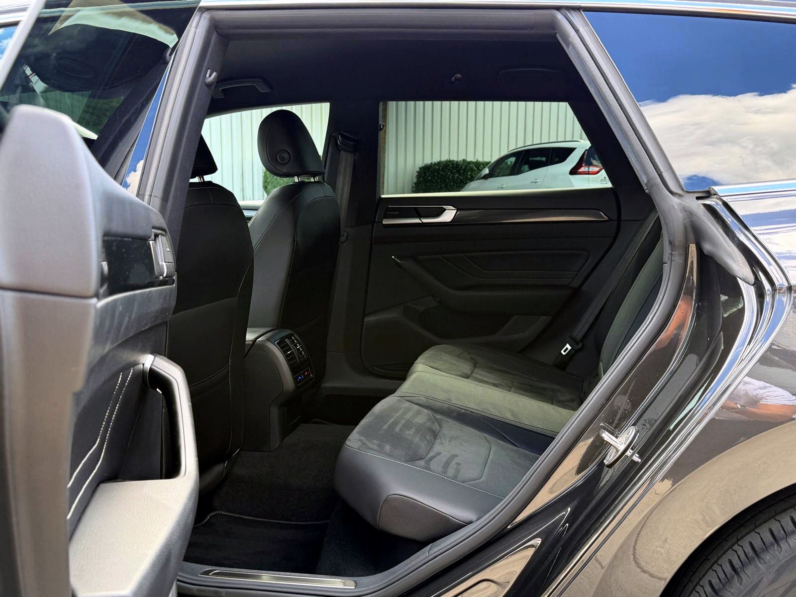 Fahrzeugabbildung Volkswagen Arteon SB 2.0TDI DSG R-Line 4M ACC KAM H&K AHK
