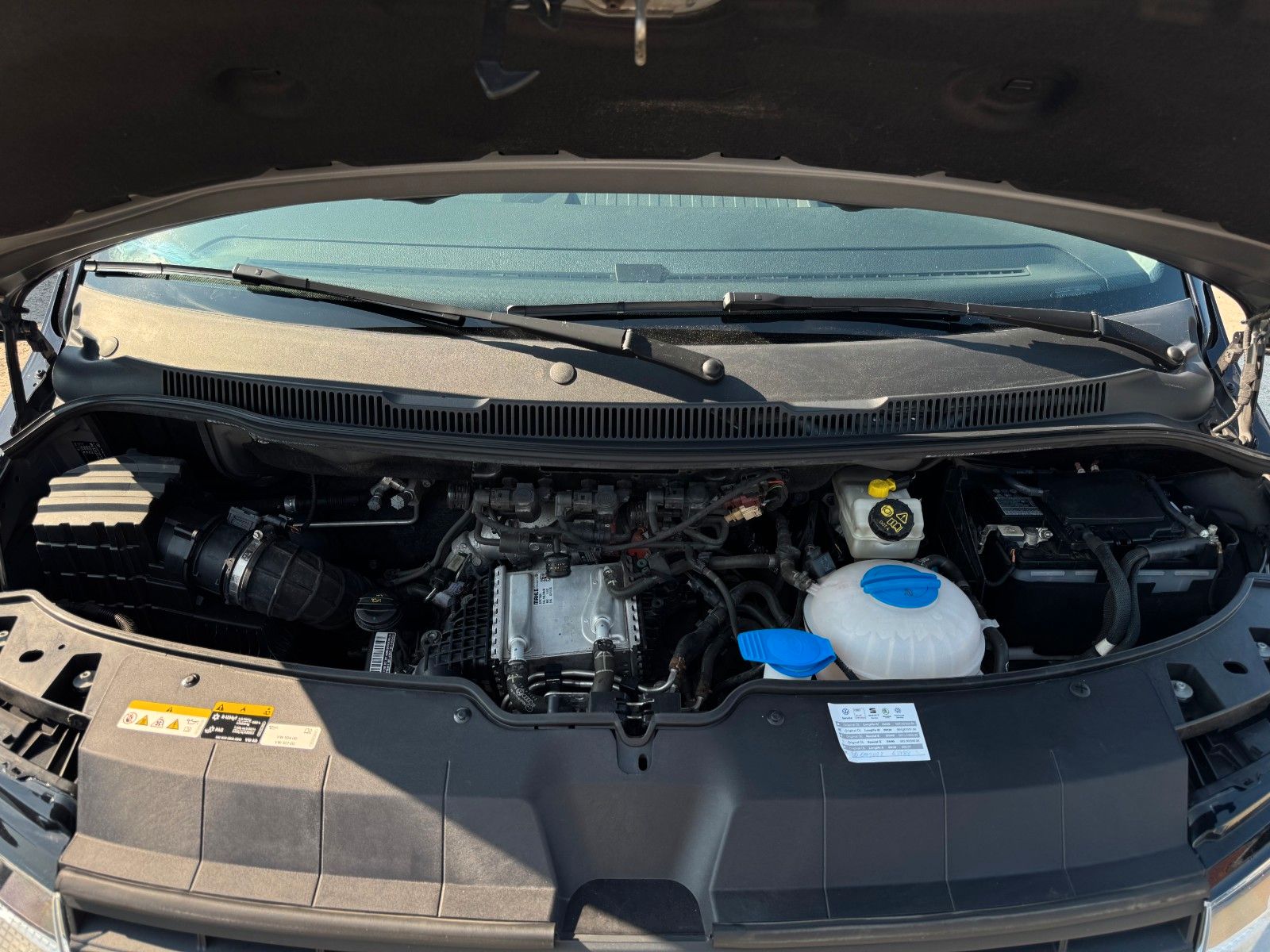 Fahrzeugabbildung Volkswagen T6.1 Transporter Kurz 2.0 TDI DSG CarPlay Navi