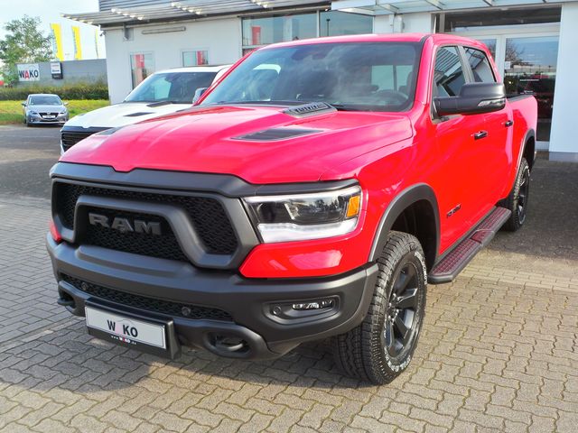 Dodge RAM 1500 V8 Rebel Night Edition Crew Cab Luftfed