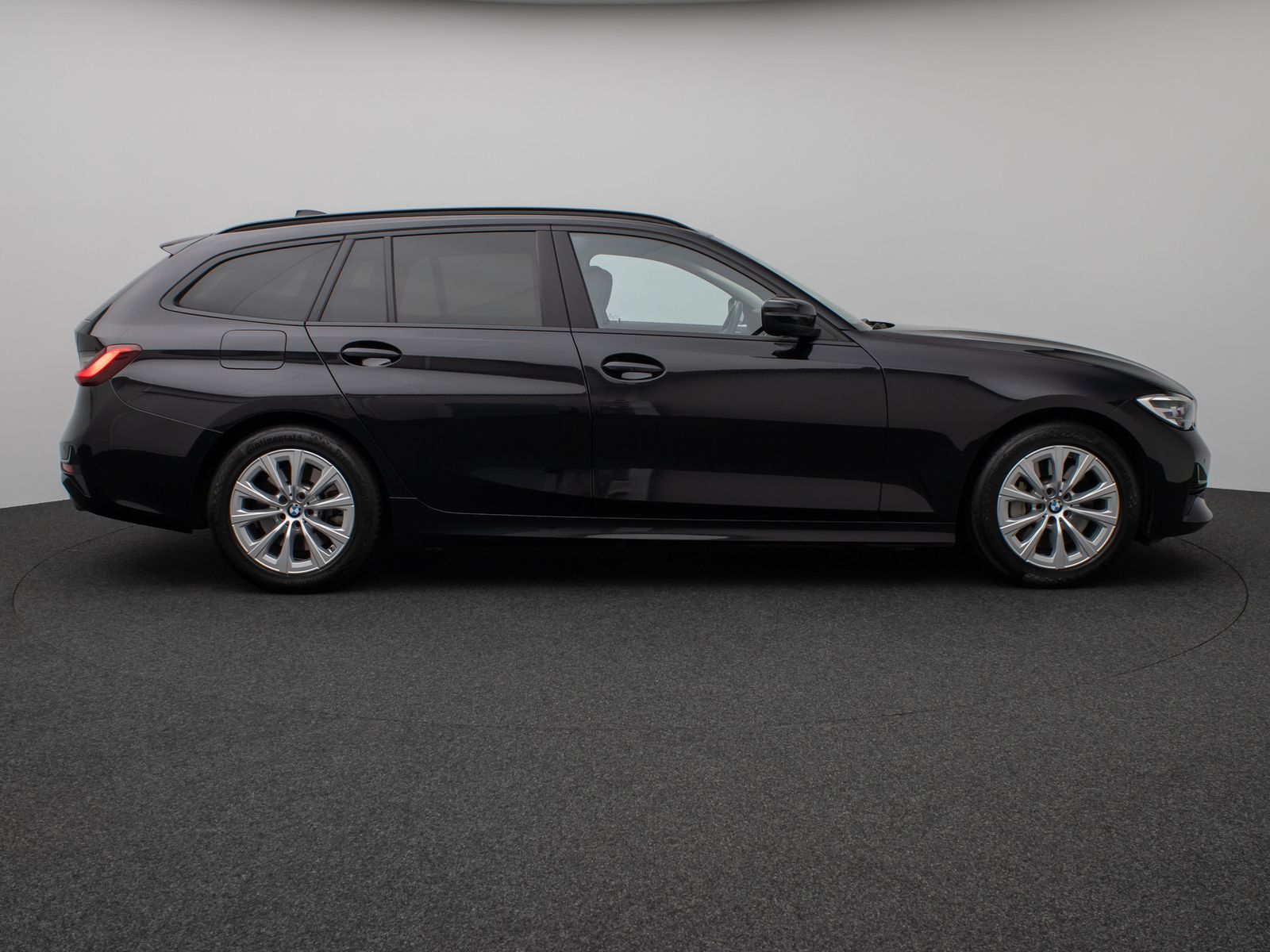 Fahrzeugabbildung BMW 330i Panorama Komfort Leder Sportsitz Stop&Go