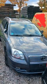 Toyota Avensis , Benzin 2,0  . - Toyota Avensis aus 2004: Kombi