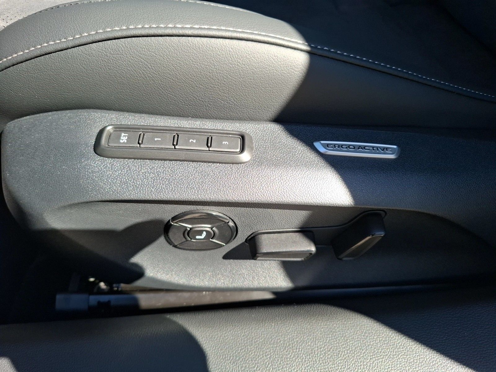 Fahrzeugabbildung Volkswagen Passat Variant TDI Elegance DSG Matrix AHK Navi