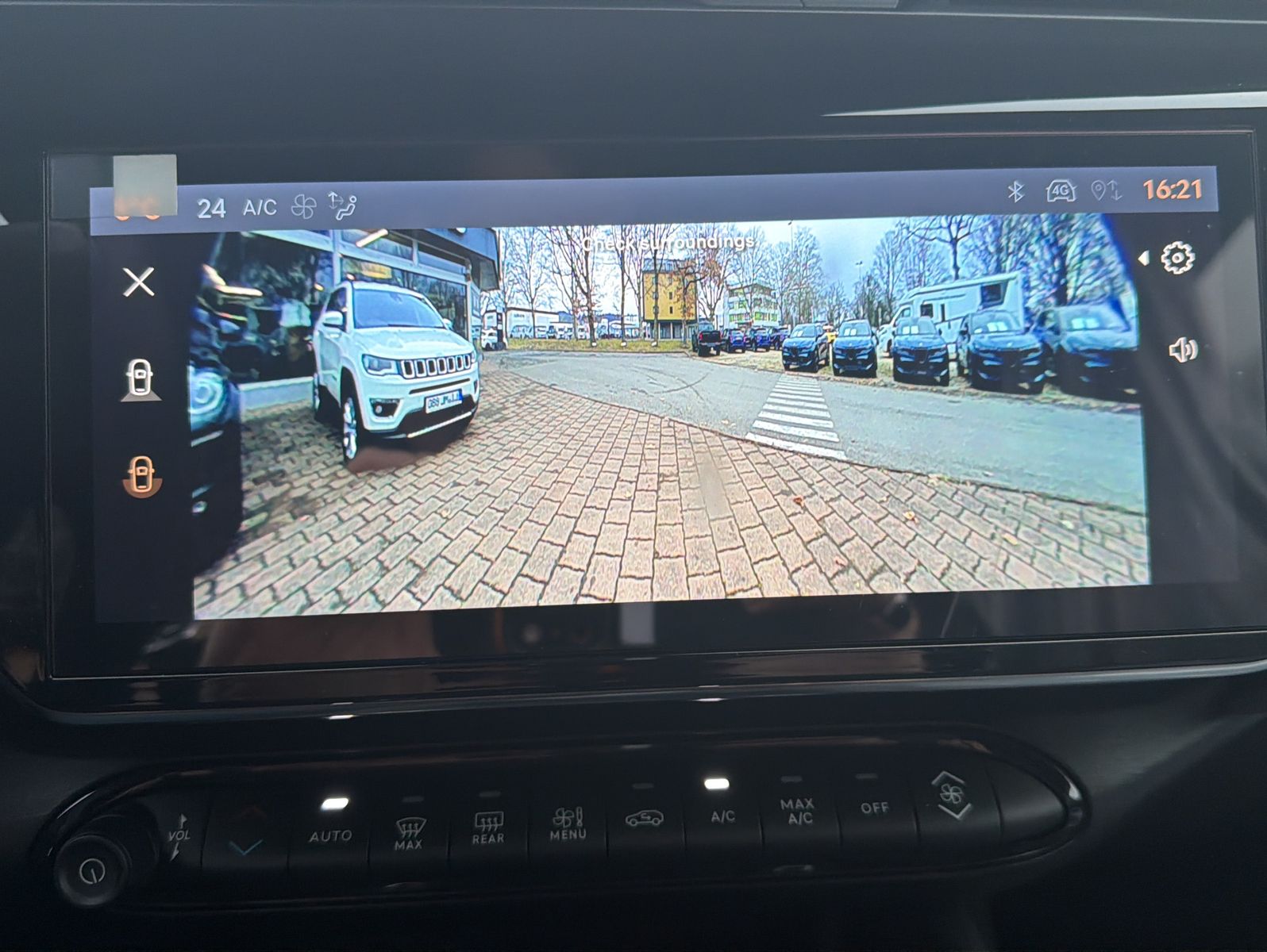 Fahrzeugabbildung Alfa Romeo Junior Ibrida 1.2 VGT 48V-Hybrid 107 kW Q4