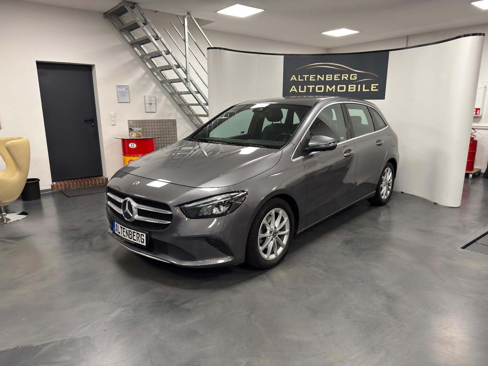 Mercedes-Benz B 180 d PDC LED Tempomat AHK Sitzhzg. Navi Klima