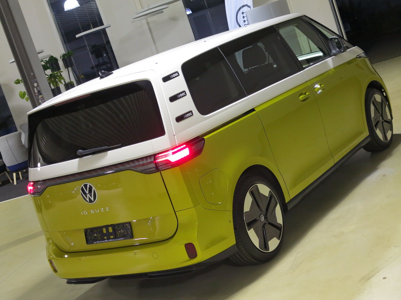 Volkswagen ID.Buzz Bus 150 kW Pro AHK Navi ACC DAB LM21 imagem 3