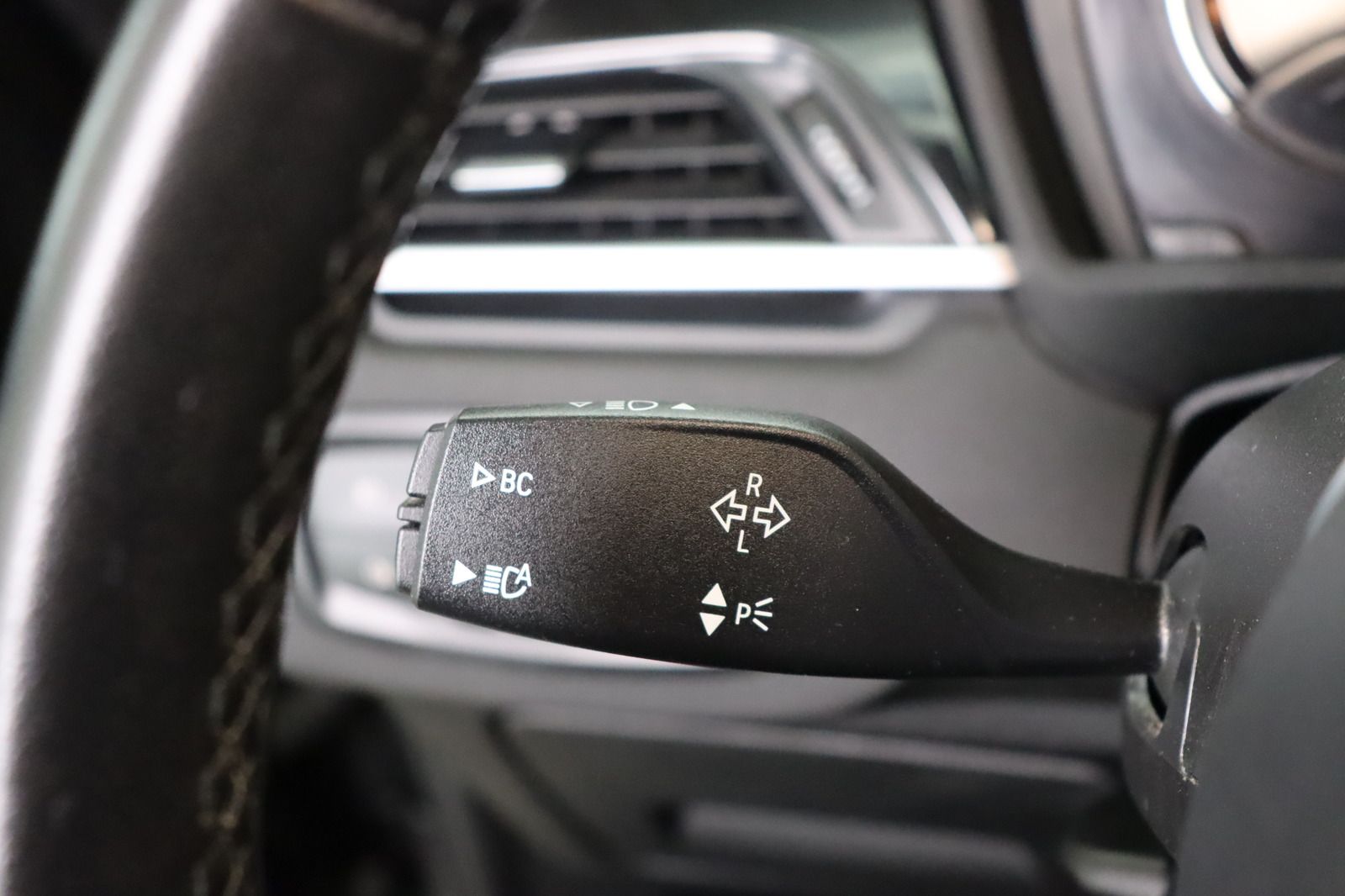 Fahrzeugabbildung BMW X1 xDrive18d * LED * Navi * RFK