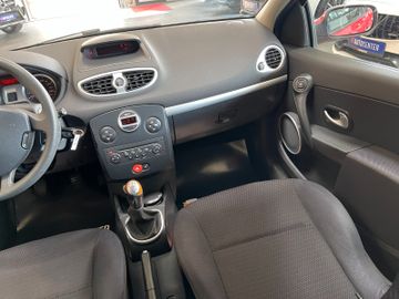 Renault Clio III Dynamique MOTOR- UND GETRIEBSCHADEN