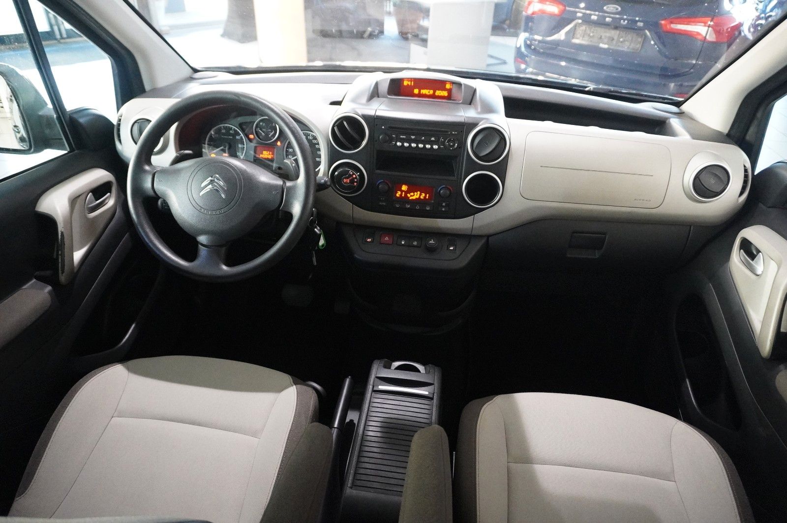 Fahrzeugabbildung Citroën Berlingo Kombi 1.6 HDI SELECTION 5-SITZ KLIMA/SH