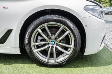 Fahrzeugabbildung BMW Touring 520d M-Sportpaket|HEADUP|HARMAN|AHK