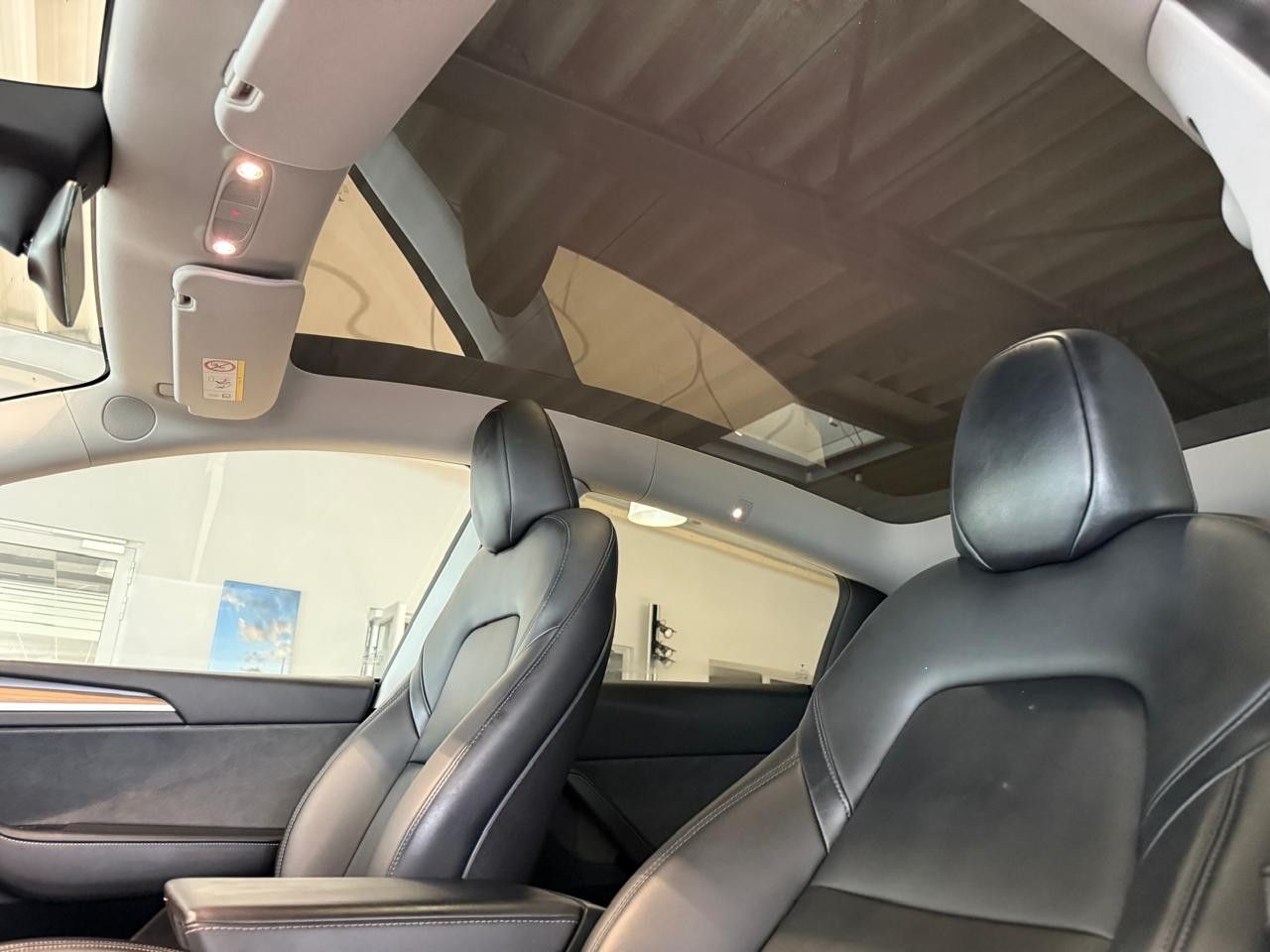 Tesla Model Y Long Range Dual AWD foto 14