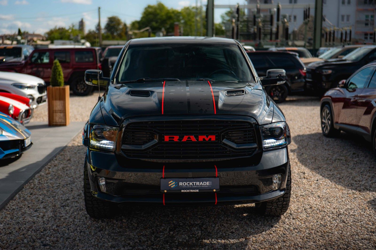 Fahrzeugabbildung Dodge RAM 5.7 V8 HEMI 4x4 OFFROAD Night-Paket LONGBED