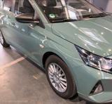 Hyundai i20 Pure - Hyundai i20: Grün
