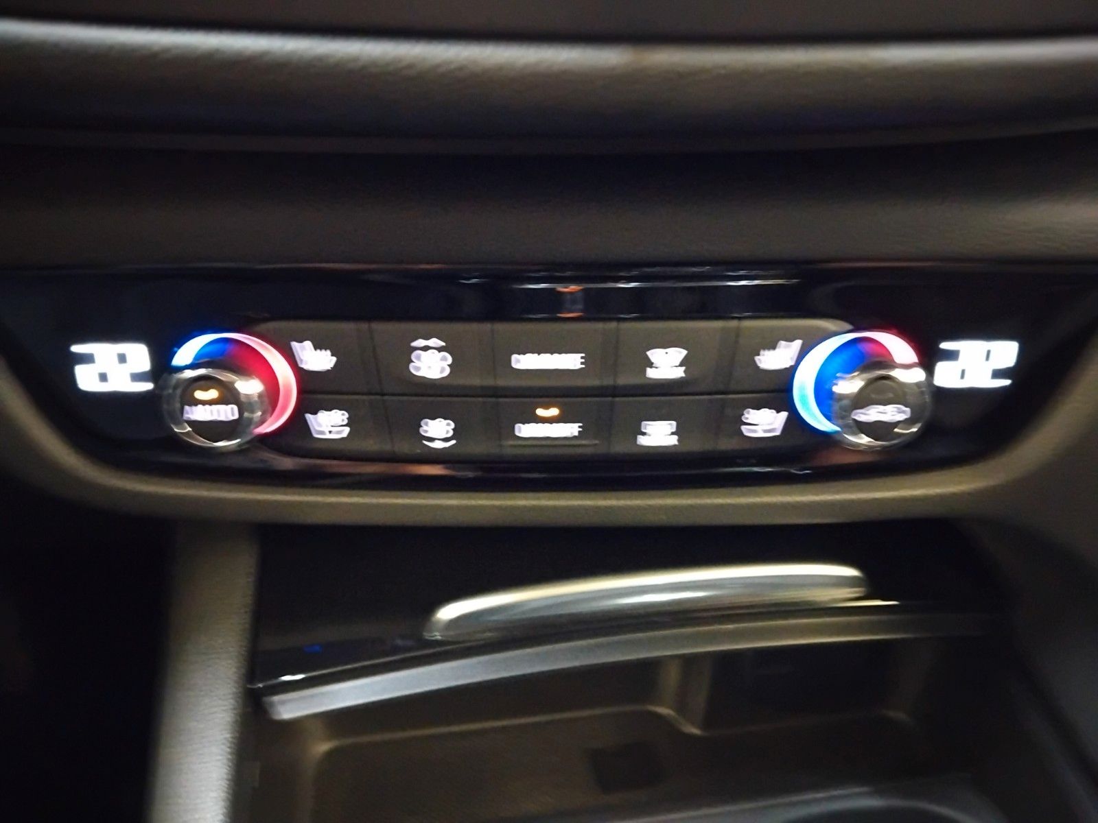 Opel Insignia (06/2026, Benzin)