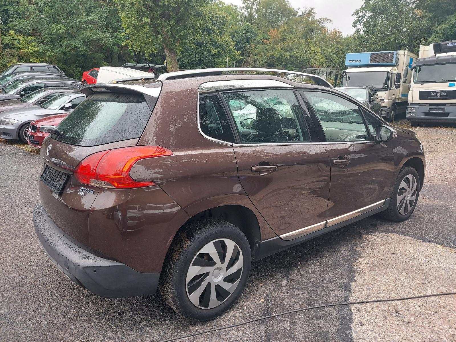 Peugeot 2008 1.6HDI Allure  Aut&Navi&SHZ