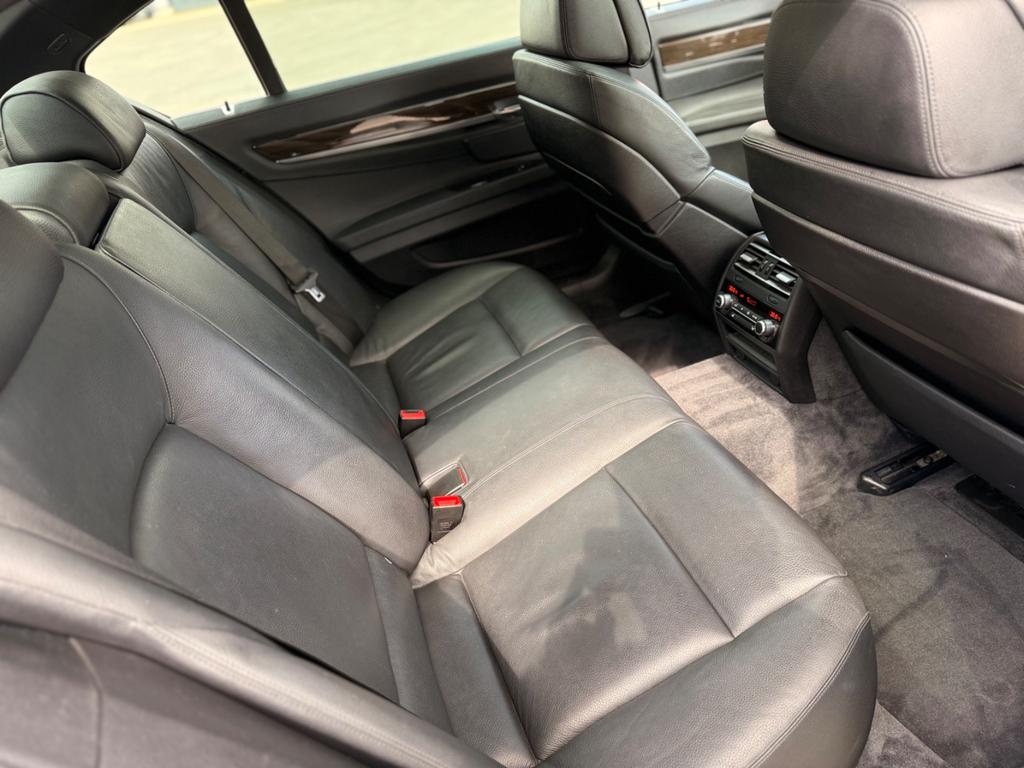 BMW 730