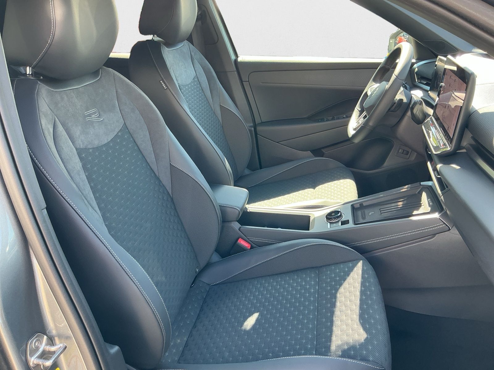 Volkswagen T-Roc - Bild 15