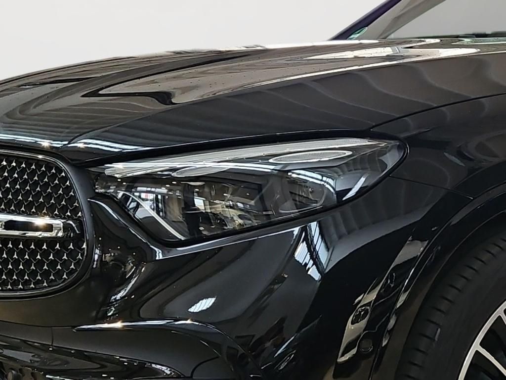 Fahrzeugabbildung Mercedes-Benz GLC 300 de 4M +AMG+AHK+AIRMATIC+DIGI+HEAD+PANO++