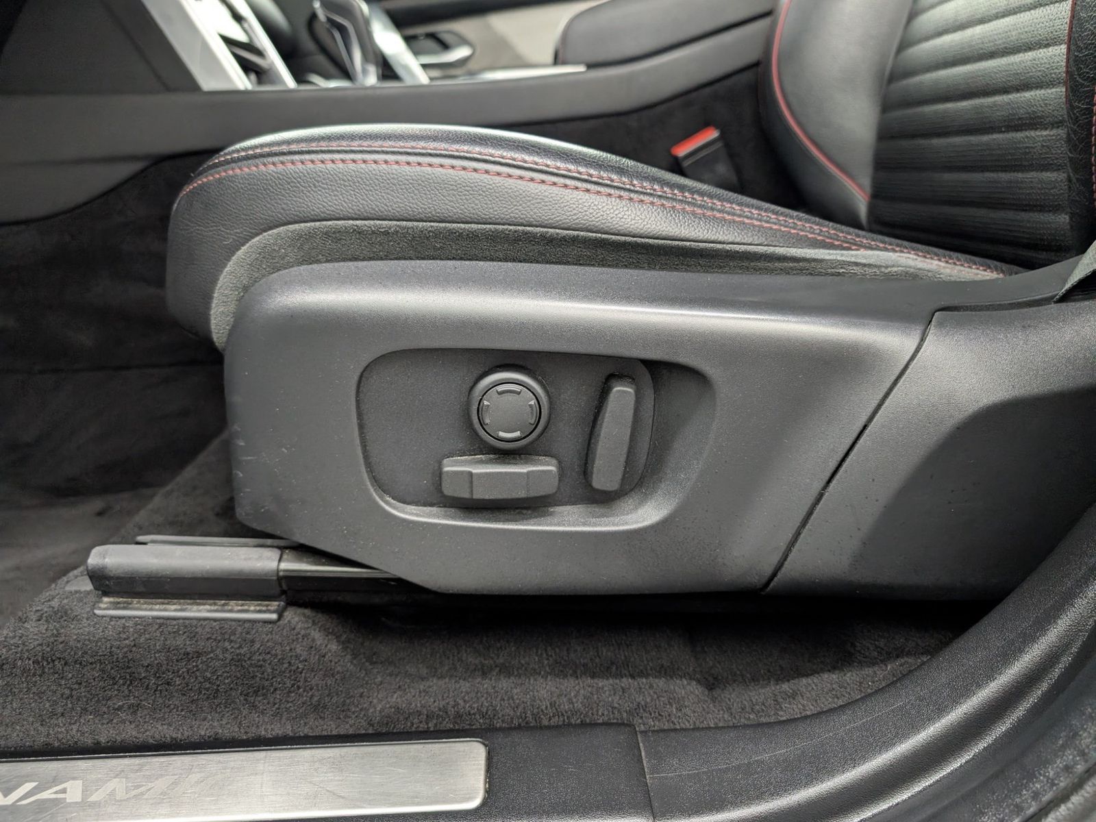 LAND ROVER Discovery Sport  D180 R-Dynamic AHK Nur GEWERBE – Bild 39