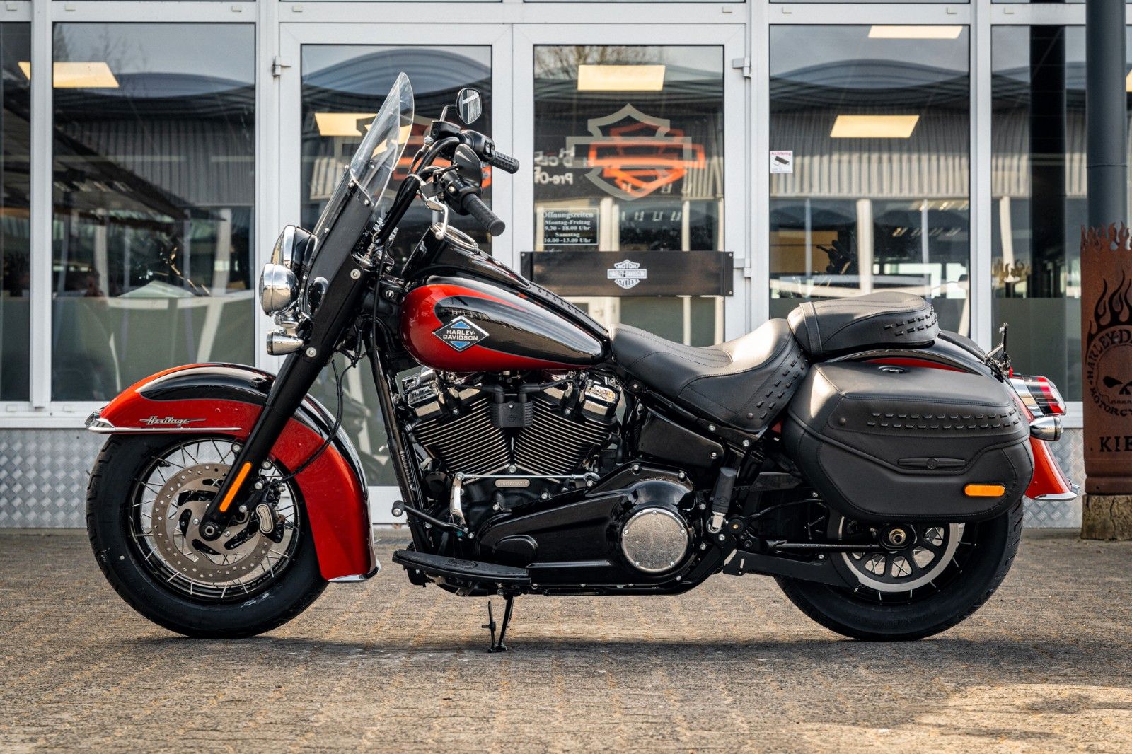 Fahrzeugabbildung Harley-Davidson HERITAGE CLASSIC FLHC 117 MY25 - Kurzfristig ver