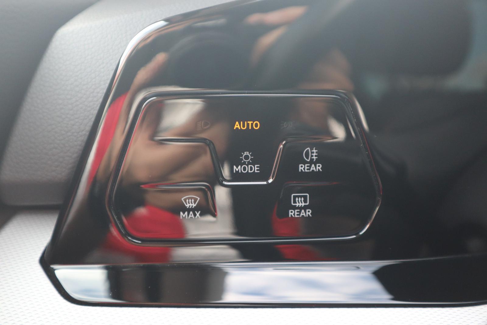 Volkswagen Golf VIII 1.0 Life LED App-Connect Spurhalte, миниатюра 17