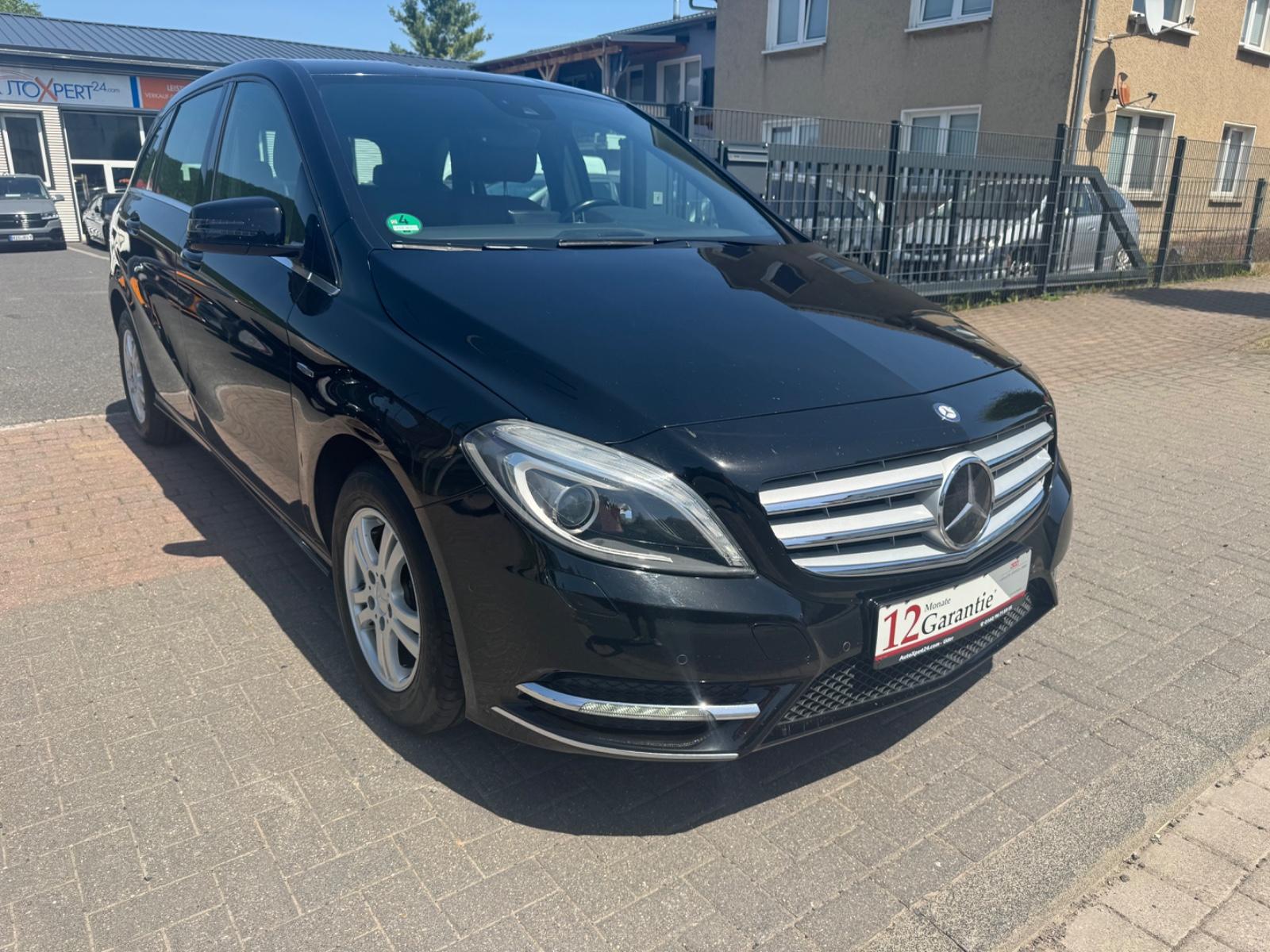 Mercedes-Benz B 180 Automatik AHK NAVI XENON LEDER