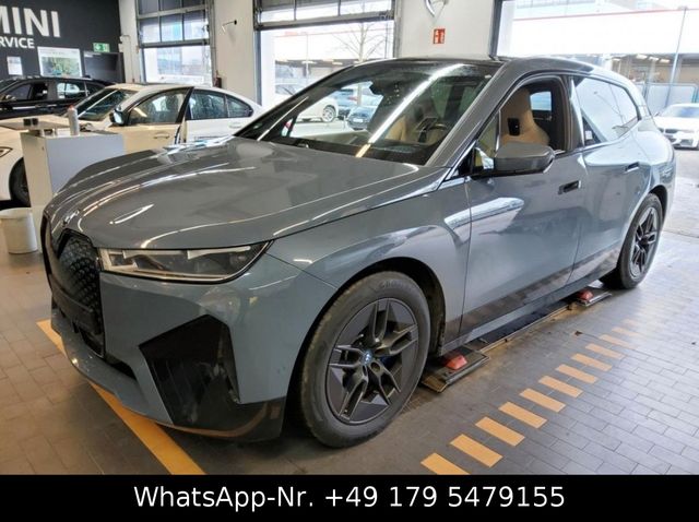 BMW iX xDrive40, Sportpaket, GD Sky Lounge, 22*Alu,.