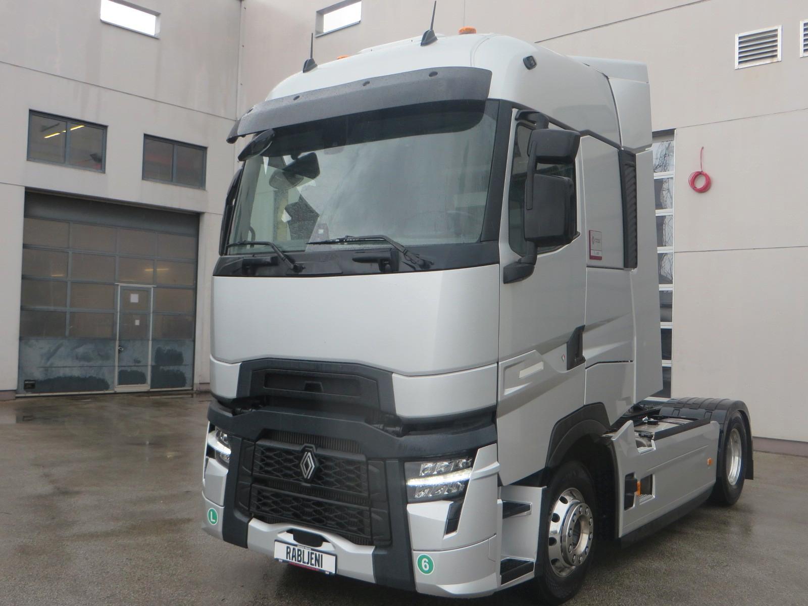 Renault T520 HSC 4x2Tractor ADR Silver star2