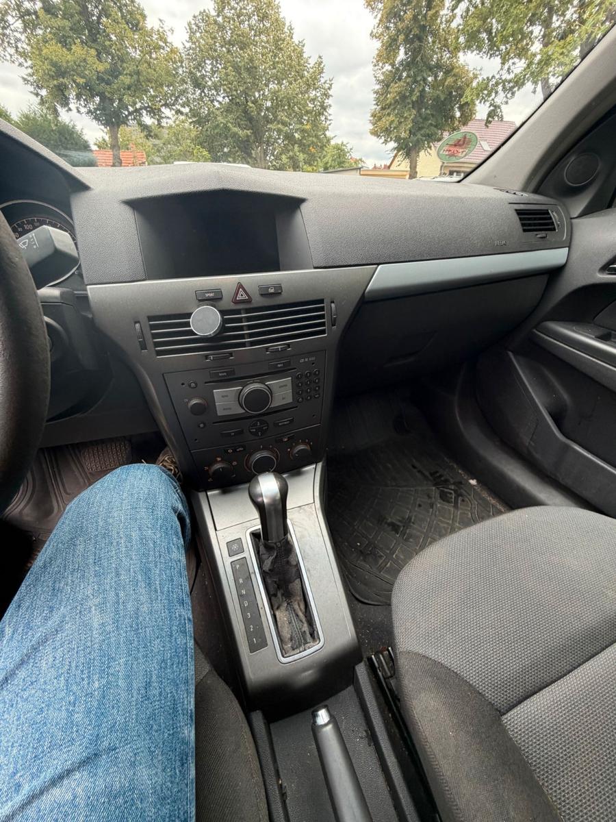 Opel Astra 2004 — photo 9