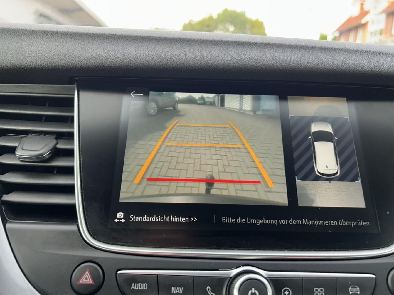 Fahrzeugabbildung Opel Grandland Business Innovation Plug-in-Hybrid
