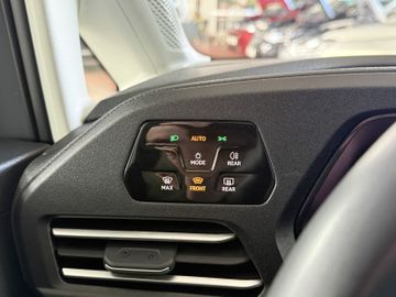 Volkswagen Caddy Maxi 2.0TDI DSG EDITION LED ACC5J GARANTIE