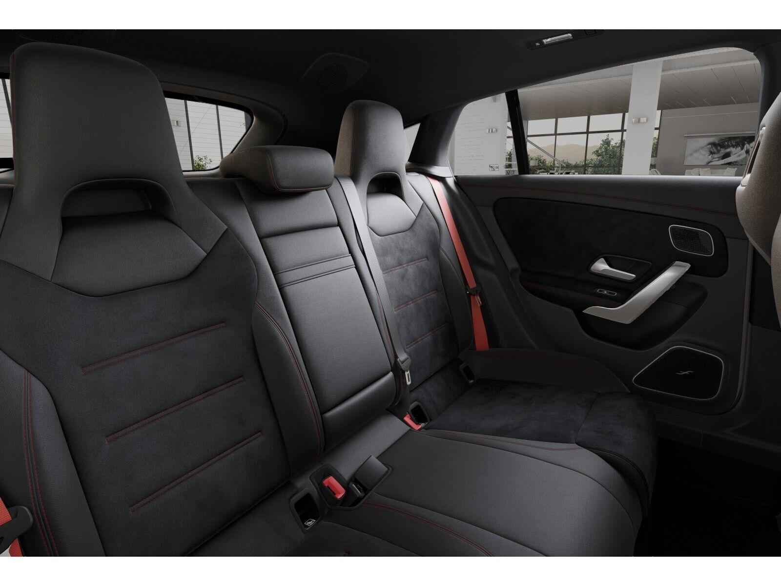 Mercedes-Benz CLA 35 AMG 4M Shooting Brake AMG+AMBIENTE+DISTRO