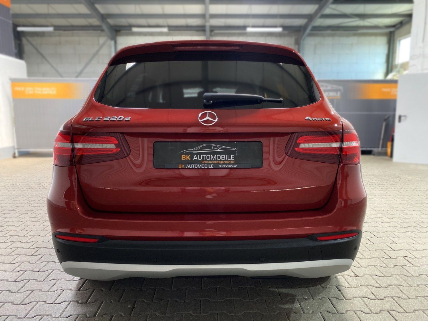 Fahrzeugabbildung Mercedes-Benz GLC 220 d 4Matic #LED#Navi#Tempo#PDC#SHZ