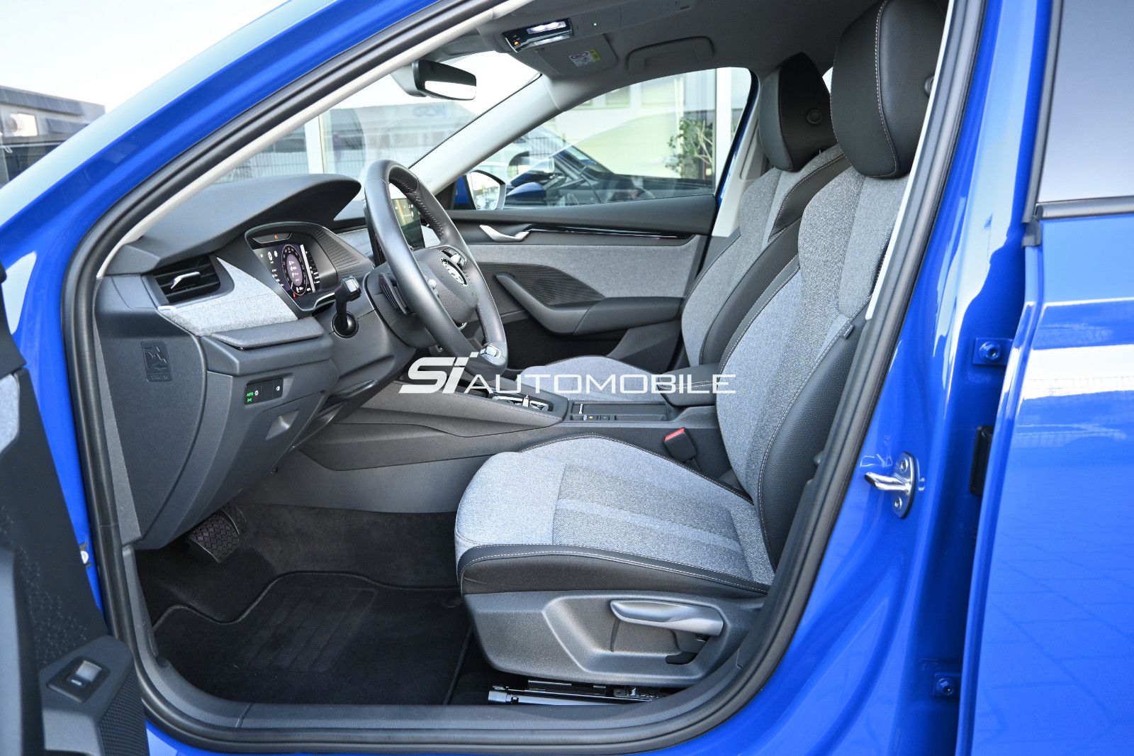 Fahrzeugabbildung SKODA Octavia 2.0 TDI DSG Combi°AHK°KOMF.PAK°STANDHEIZ