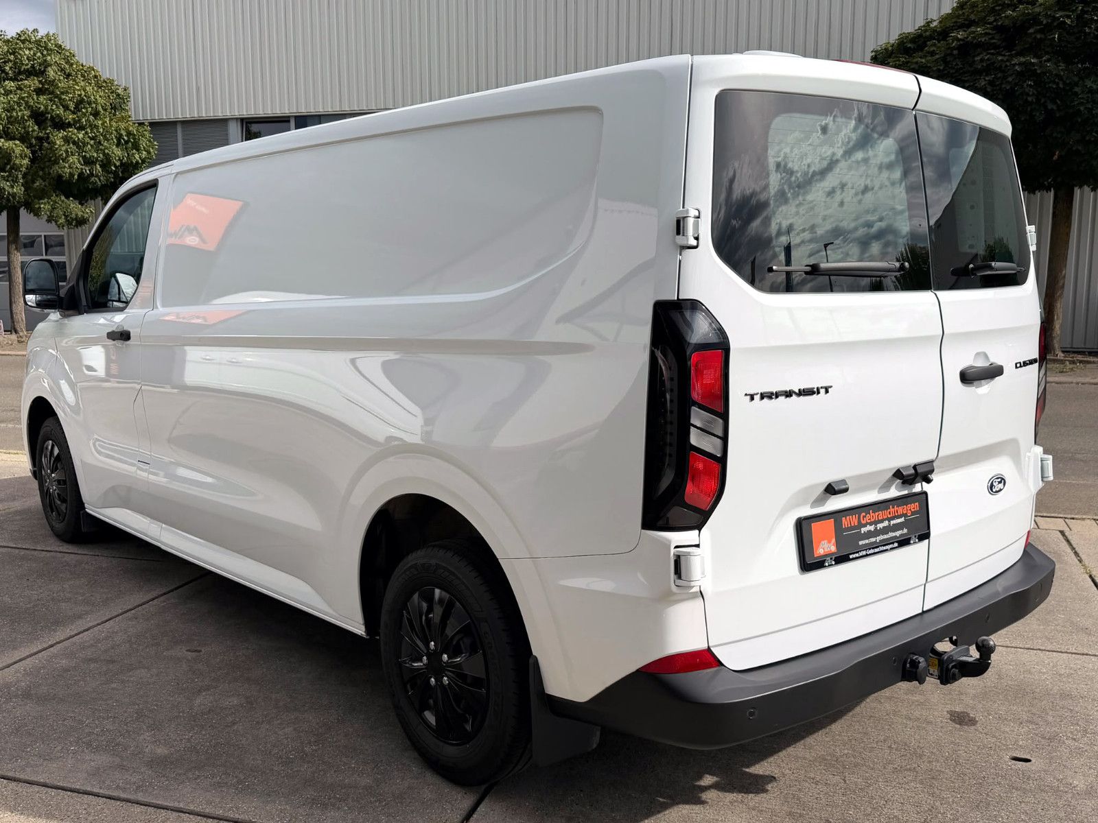 Fahrzeugabbildung Ford Transit Custom Kasten 320 L2 Trend ACC KAM AHK
