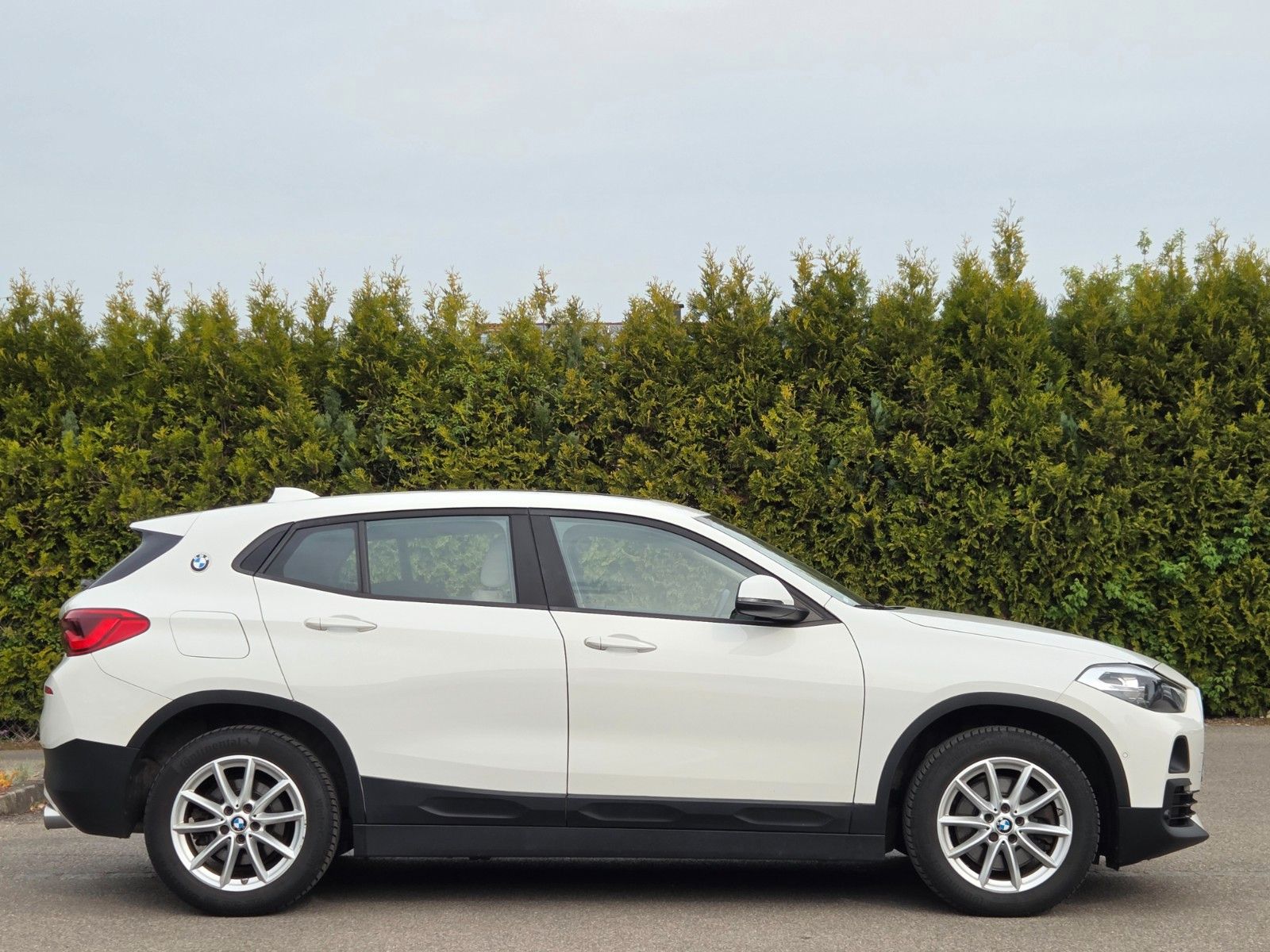 BMW X2 sDrive 20 i Advantage*AUT*LEDER*PANO*NAVI* foto 13