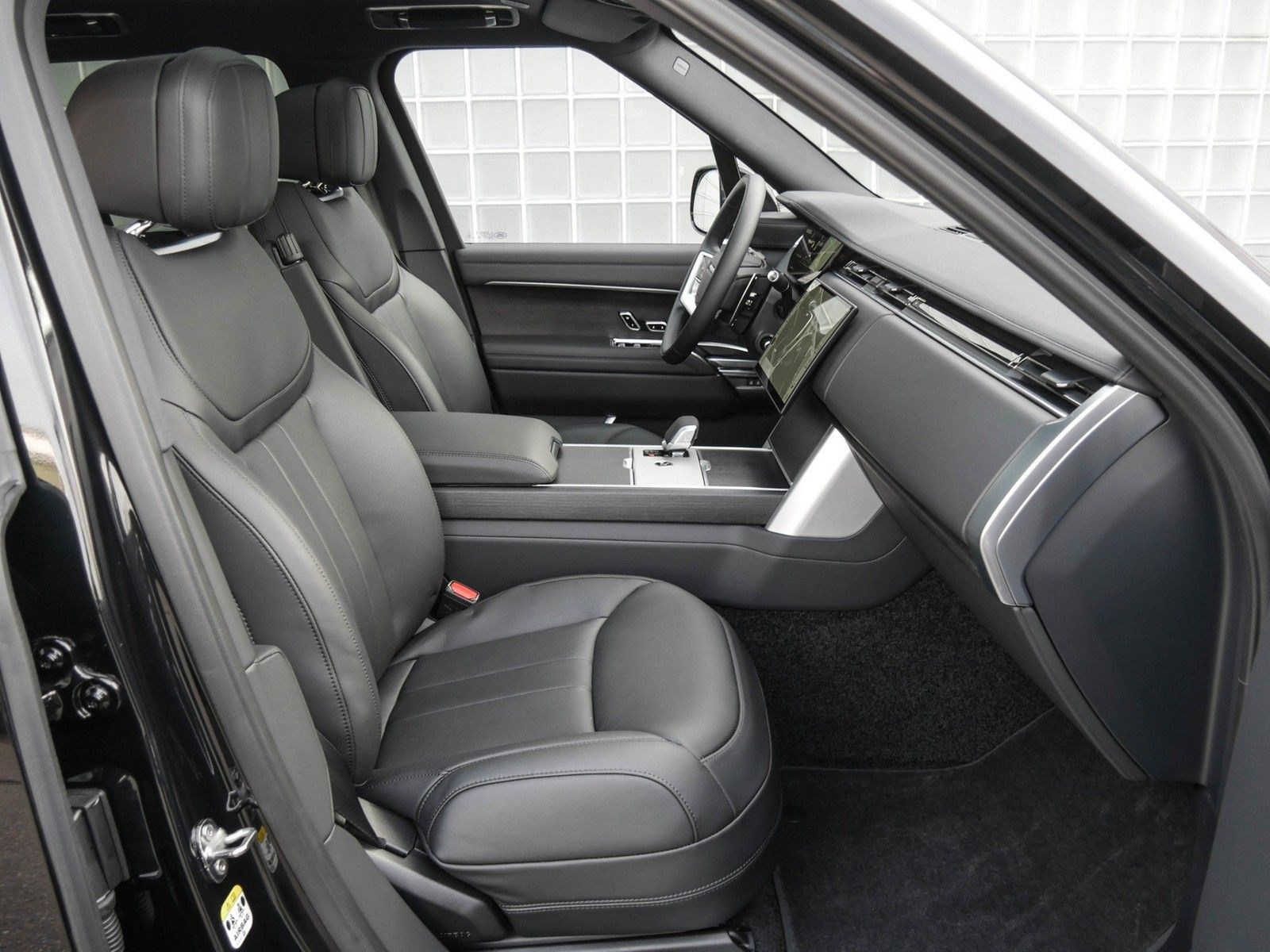 Land Rover Range Rover P460e HSE Anhängerkupplung - Shadow imagem 3