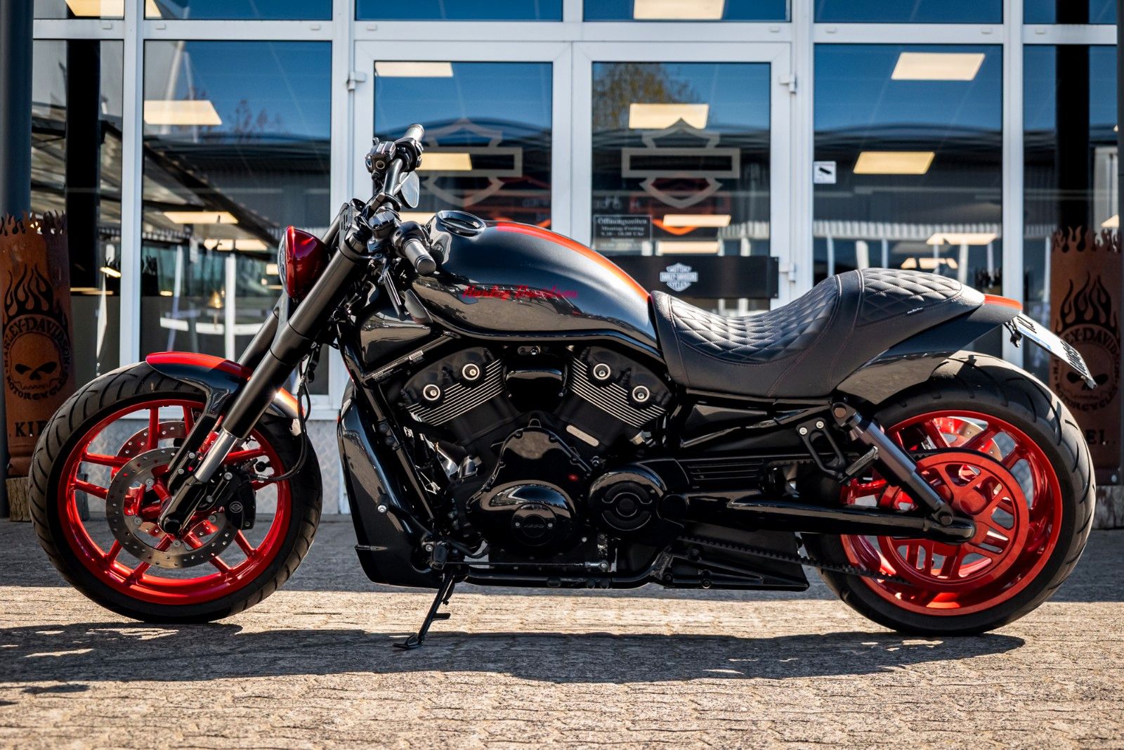 Fahrzeugabbildung Harley-Davidson VRSCDX Night Rod Special- Airride - Remus -