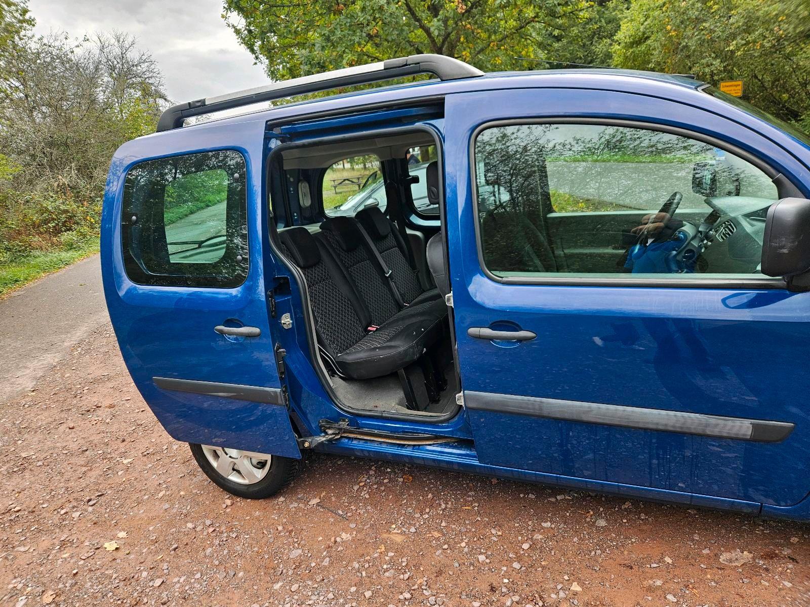 Renault Trafic 2010 — photo 9