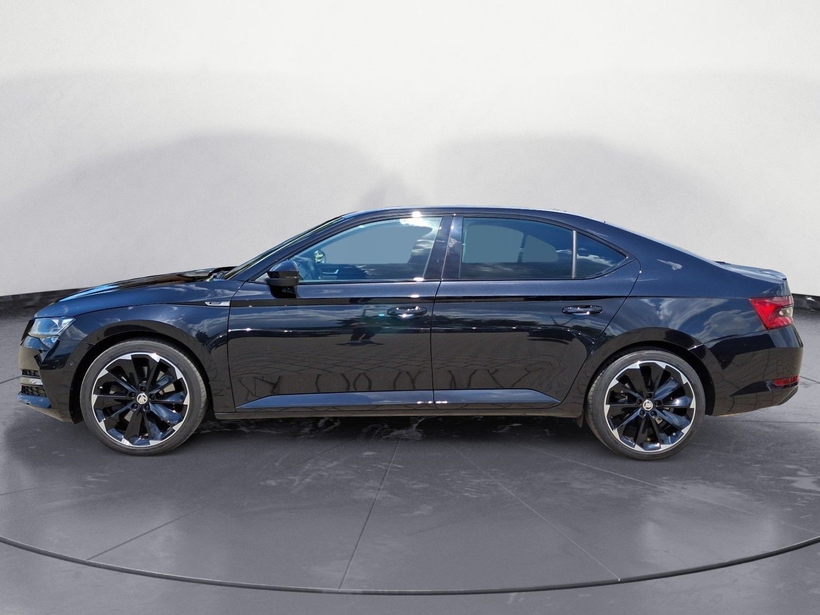 Skoda Superb - Bild 3