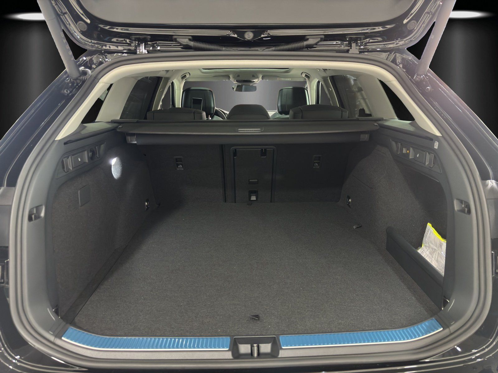 Fahrzeugabbildung SKODA Superb Combi L&K 2,0 TDI 142 kW DSG 4x4 Voll