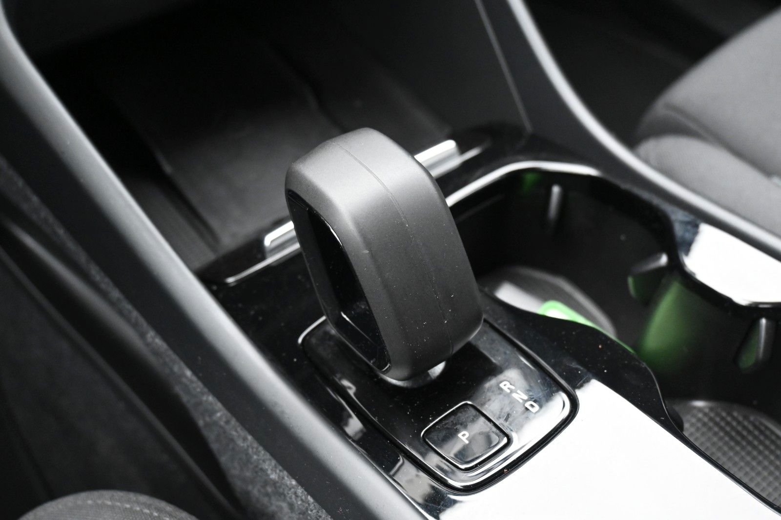 Fahrzeugabbildung Volvo XC40 Single Ext. Range Plus*LED*STHZ*CAM*BLIS