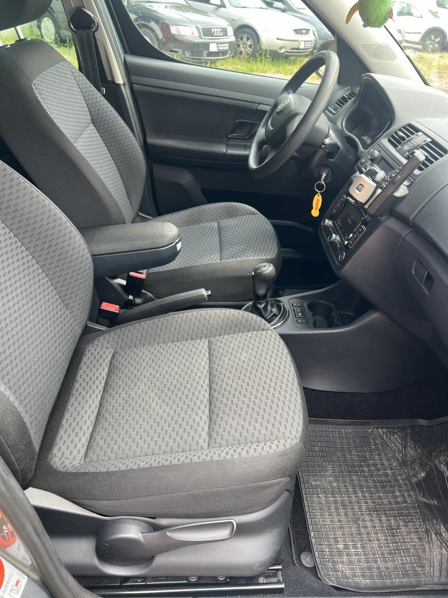 Skoda Roomster 2011 — photo 12