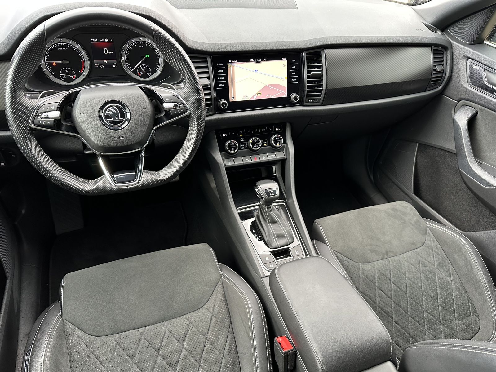 Fahrzeugabbildung SKODA Kodiaq 4x4 Sportline NAV+LED+AHK+19ZO+CANTON+1HD